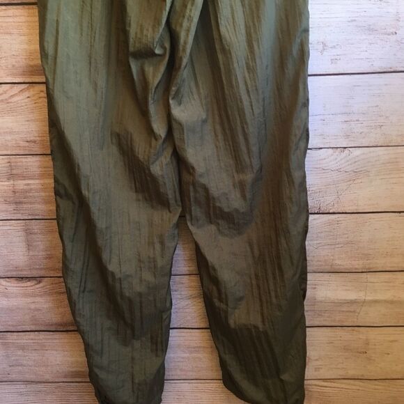 VINTAGE TURNPOINT SPORTS NYLON JOGGERS IN GREEN - Picture 8 of 8